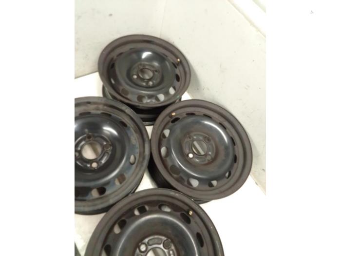 Set of wheels from a Ford Fiesta 6 (JA8) 1.25 16V 2010