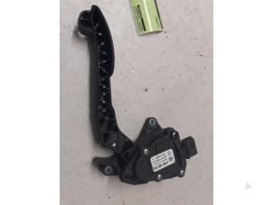 Used Accelerator pedal Opel Movano 2.3 CDTi 16V FWD Price on request offered by Autodemontage van de Laar