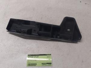 Used Front bumper bracket, left Opel Movano 2.3 CDTi 16V FWD Price on request offered by Autodemontage van de Laar