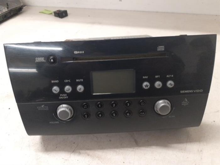 Radio from a Suzuki Swift (ZA/ZC/ZD1/2/3/9) 1.5 VVT 16V 2005
