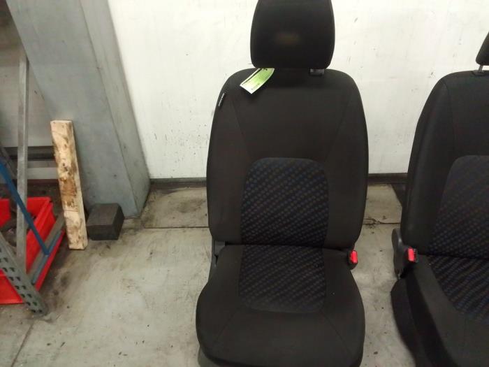 Używane Fotel prawy Suzuki Celerio (LF) 1.0 12V Dualjet Cena na żądanie oferowane przez Autodemontage van de Laar