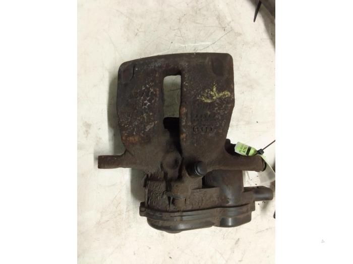 Gebrauchte Bremszange rechts hinten Audi A4 (B8) 1.8 TFSI 16V Preis € 75,00 Margenregelung angeboten von Autodemontage van de Laar