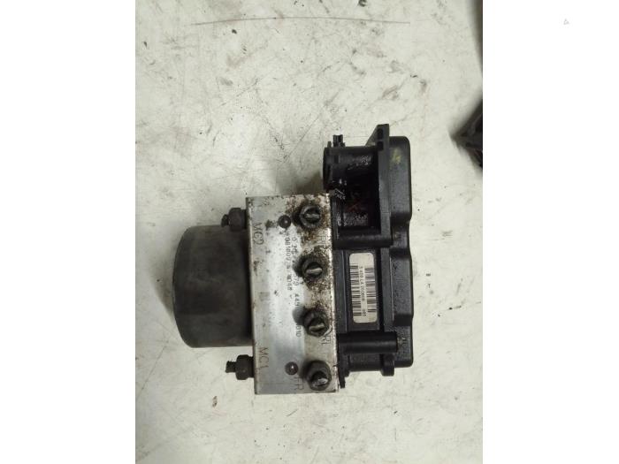 ABS pump from a Citroën C1 1.0 12V 2008