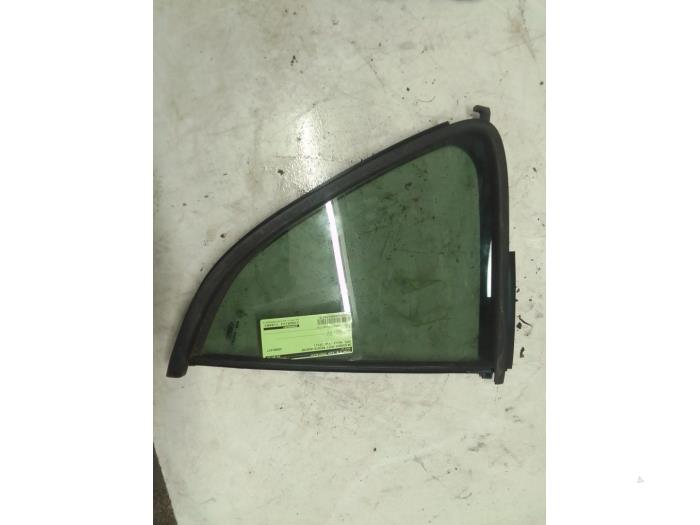 Usados Ventanilla triangular derecha detrás Opel Agila (B) 1.2 16V Precio € 30,00 Norma de margen ofrecido por Autodemontage van de Laar
