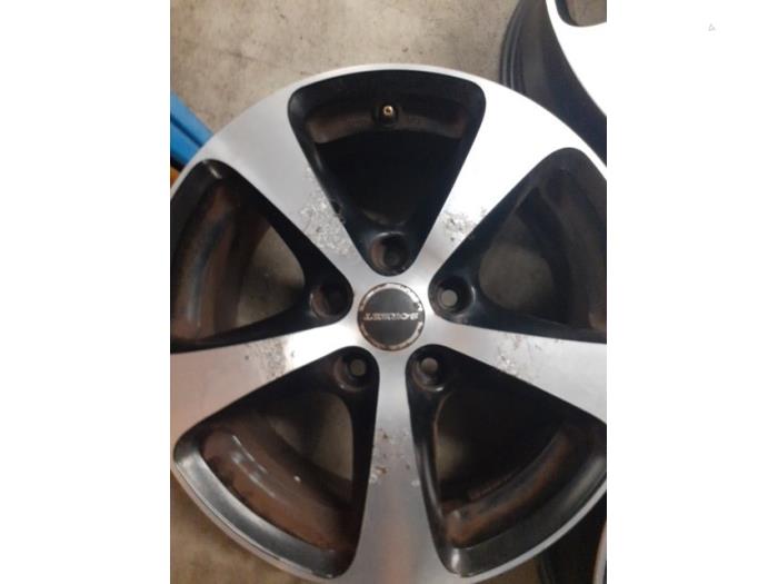 Set of wheels from a Mercedes-Benz A (W168) 1.6 A-160 2004