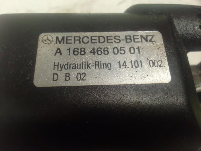 Pompe direction assistée d'un Mercedes-Benz A (W168) 1.6 A-160 2004