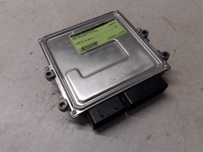 Engine management computer from a Opel Crossland (X) 1.2 Turbo 12V 2019