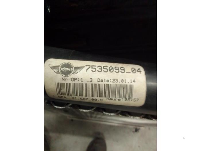Używane Chlodnica Mini Clubman (R55) 1.6 16V Cooper Cena € 35,00 Procedura marży oferowane przez Autodemontage van de Laar