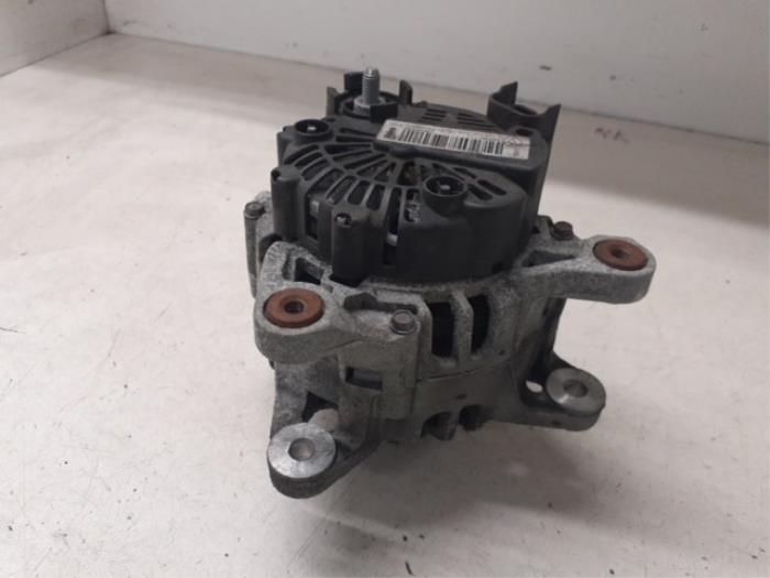Begagnade Dynamo Renault Clio III (BR/CR) 1.2 16V TCe 100 Pris på förfrågan erbjuds av Autodemontage van de Laar