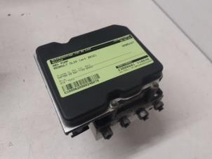 Used ABS pump Renault Clio III (BR/CR) 1.2 16V TCe 100 Price on request offered by Autodemontage van de Laar