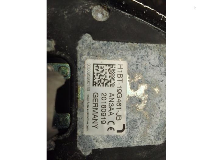Używane Antena GPS Ford Fiesta 7 1.0 EcoBoost 12V 100 Cena € 50,00 Procedura marży oferowane przez Autodemontage van de Laar
