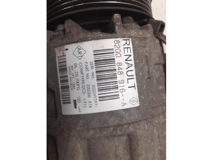 Air conditioning pump from a Renault Master IV (FV)  2012