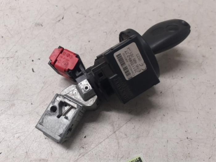 Ignition lock + key from a Renault Master IV (FV)  2012