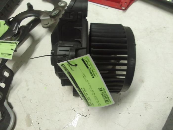 Heating and ventilation fan motor from a Ford Fiesta 7 1.0 EcoBoost 12V 100 2018