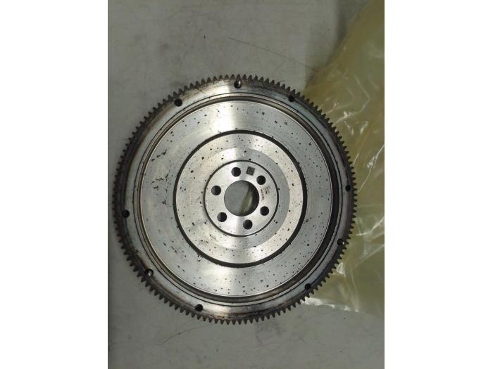 Neuf Volant d'inertie Volkswagen Polo V (6R) Prix € 302,50 Prix TTC proposé par Autodemontage van de Laar