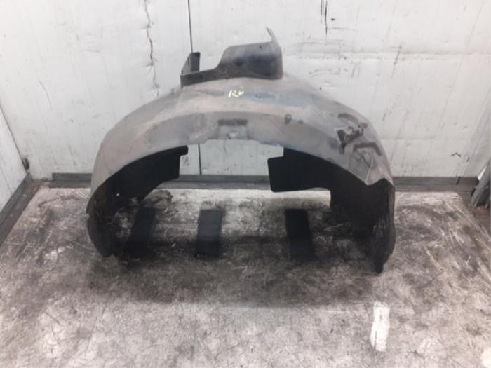 Wheel arch liner from a Ford Mondeo IV Wagon 1.6 Ti 16V 2007