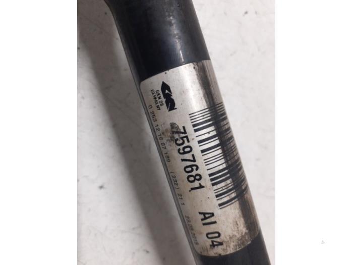 Drive shaft, rear left from a BMW 4 serie Gran Coupe (F36) 420d 2.0 16V 2015