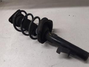 Used Front shock absorber rod, left Ford Focus 2 Wagon 1.6 TDCi 16V 110 Price on request offered by Autodemontage van de Laar