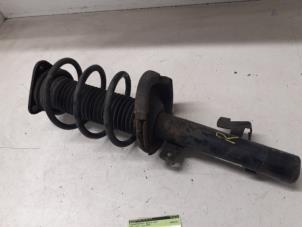 Used Front shock absorber rod, right Ford Focus 2 Wagon 1.6 TDCi 16V 110 Price on request offered by Autodemontage van de Laar