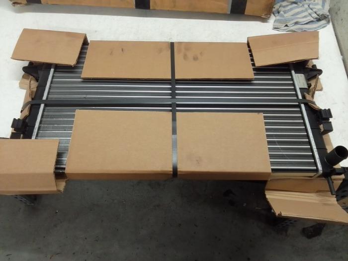 Neuf Radiateur Renault Laguna II Grandtour (KG) Prix € 30,25 Prix TTC proposé par Autodemontage van de Laar