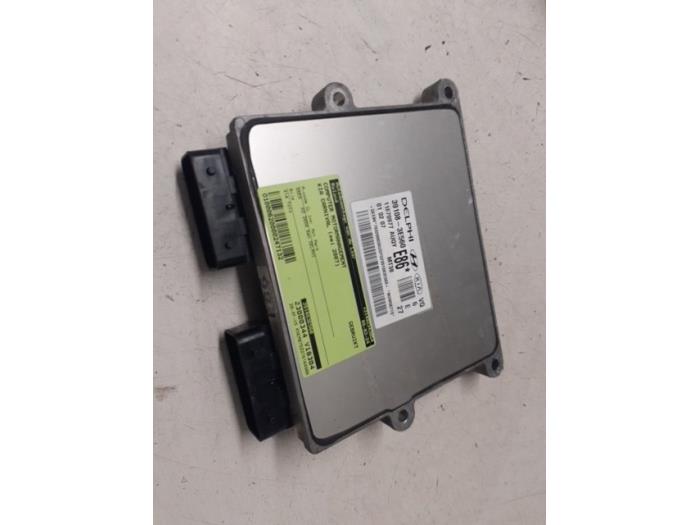 Used Engine management computer Kia Carnival/Grand Carnival 3 2.7 V6 24V Price on request offered by Autodemontage van de Laar
