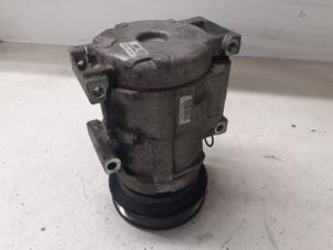 Used Air conditioning pump Kia Carnival/Grand Carnival 3 2.7 V6 24V Price on request offered by Autodemontage van de Laar