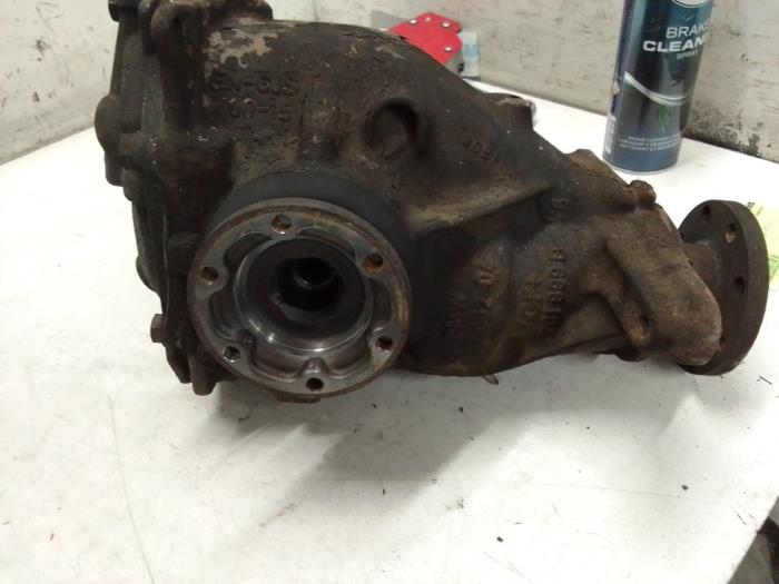 Rear differential from a BMW 1 serie (E87/87N) 118i 16V 2007