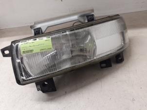 Used Headlight, left Opel Movano (4A1; 4A2; 4B2; 4B3; 4C2; 4C3) 2.5 D Price on request offered by Autodemontage van de Laar