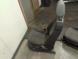 Used Seat, left Seat Leon (1P1) 1.6 Price € 125,00 Margin scheme offered by Autodemontage van de Laar
