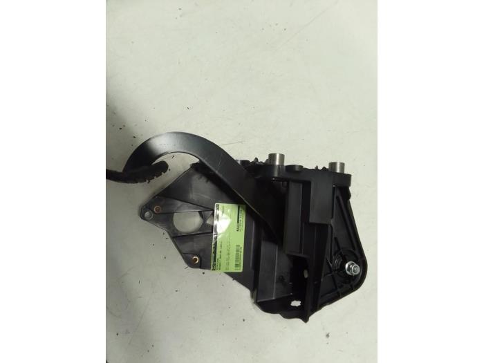 Używane Pedal hamulca Renault Master III (EV/HV/UV/VA/VB/VD/VF/VG/VJ) 2.3 dCi 125 16V FWD Cena € 60,50 Z VAT oferowane przez Autodemontage van de Laar