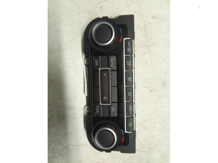 Heater control panel from a Volkswagen Golf Plus (5M1/1KP) 1.4 TSI 160 16V 2009