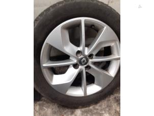 Used Wheel + winter tyre Renault Clio IV (5R) 0.9 Energy TCE 90 12V Price on request offered by Autodemontage van de Laar