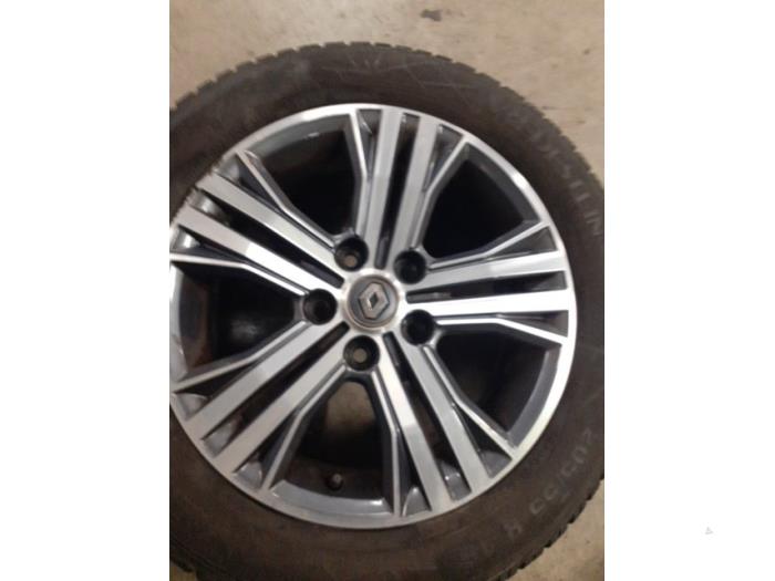 Wheel + winter tyre from a Renault Megane IV Estate (RFBK) 1.3 TCE 160 16V 2021