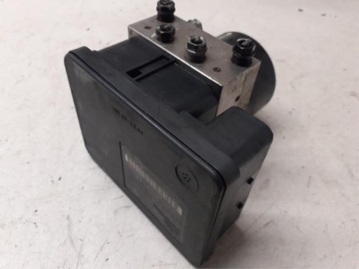 Usagé Pompe ABS BMW Mini (R50/53) 1.6 16V One Prix € 125,00 Règlement à la marge proposé par Autodemontage van de Laar