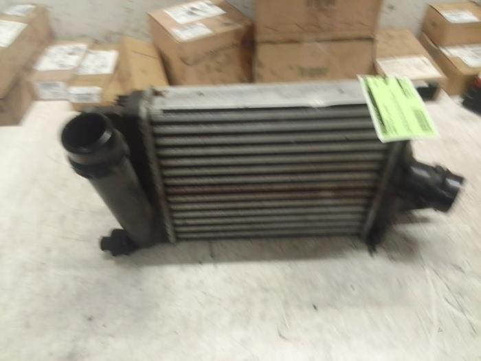 Usados Intercooler Renault Clio IV (5R) 0.9 Energy TCE 90 12V Precio € 50,00 Norma de margen ofrecido por Autodemontage van de Laar
