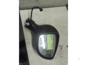 Used Wing mirror, right Renault Clio IV (5R) 0.9 Energy TCE 90 12V Price on request offered by Autodemontage van de Laar