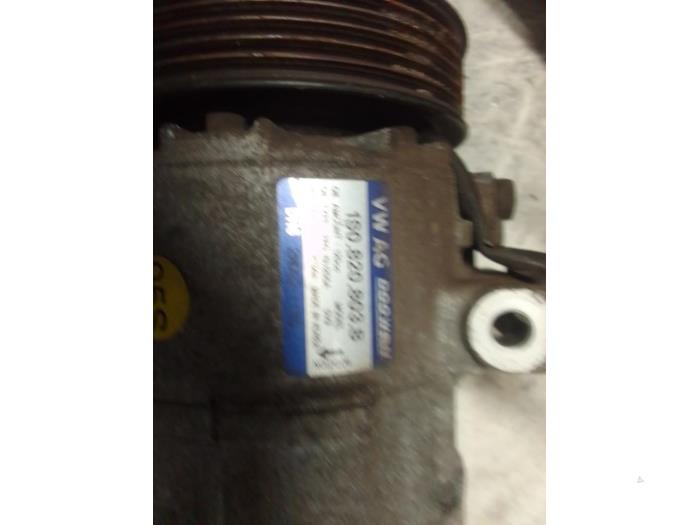 Air conditioning pump from a Volkswagen Up! (121) 1.0 12V 60 2013