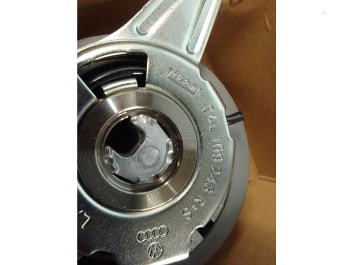 Usados Rodillo tensor correa múltiple Volkswagen Caddy Precio € 54,45 IVA incluido ofrecido por Autodemontage van de Laar