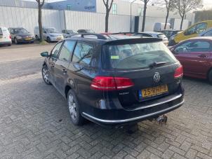 Used Towbar Volkswagen Passat Variant (365) 1.6 TDI 16V Bluemotion Price on request offered by Autodemontage van de Laar