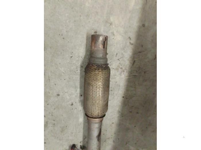 Exhaust middle silencer from a Fiat 500C (312) 0.9 TwinAir 80 2014
