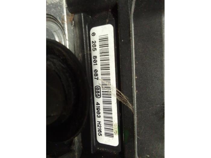 Używane Pompa ABS Fiat 500C (312) 0.9 TwinAir 80 Cena € 100,00 Procedura marży oferowane przez Autodemontage van de Laar