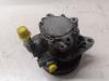 Power steering pump from a BMW 3 serie Touring (E91), 2004 / 2012 325i 24V, Combi/o, Petrol, 2.497cc, 160kW (218pk), RWD, N52B25A; N52B25C, 2004-12 / 2008-08, UT91; UT92; VS11; VS12; VW91 2006