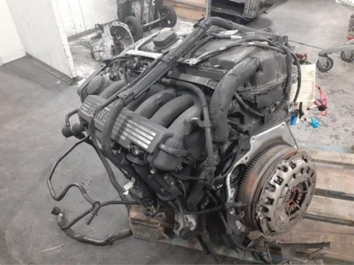 Engine from a BMW 3 serie Touring (E91) 325i 24V 2006