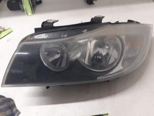 Used Headlight, left BMW 3 serie Touring (E91) 325i 24V Price on request offered by Autodemontage van de Laar