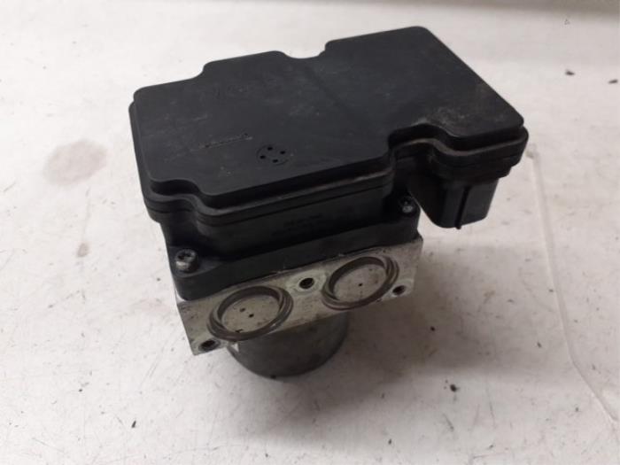 Usagé Pompe ABS Kia Picanto (TA) 1.2 16V Prix sur demande proposé par Autodemontage van de Laar