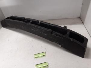 Używane Wypelnienie zderzaka przedniego Nissan Qashqai (J11) 1.2 DIG-T 16V Cena na żądanie oferowane przez Autodemontage van de Laar