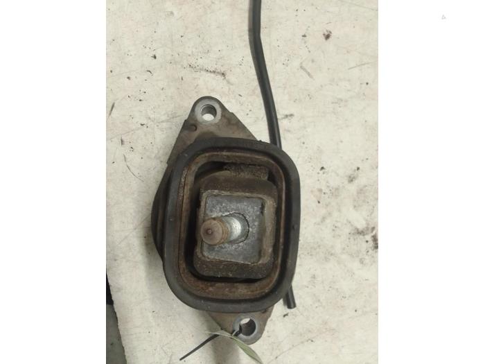 Used Engine mount Landrover Range Rover III (LM) 2.9 TD6 24V Price € 35,00 Margin scheme offered by Autodemontage van de Laar