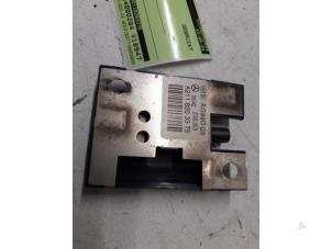 Used Antenna Amplifier Mercedes CL AMG (216) 6.2 CL-63 AMG V8 Price on request offered by Autodemontage van de Laar