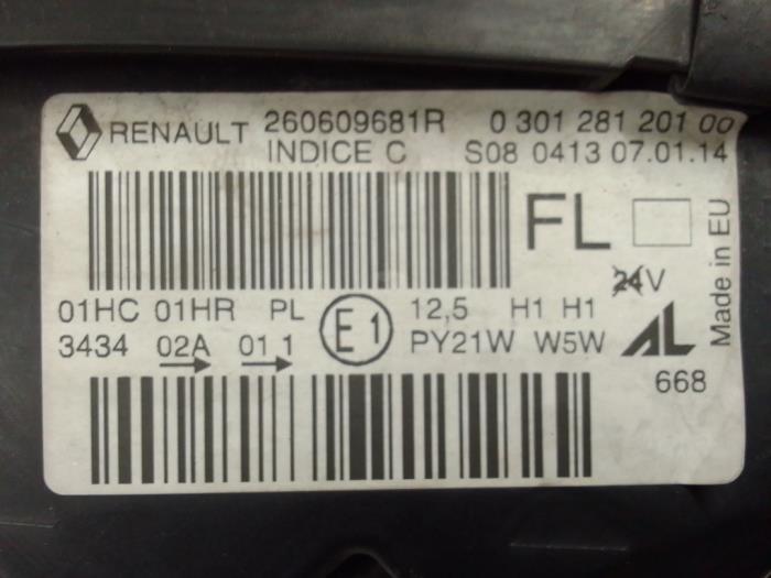 Faro izquierda de un Renault Captur (2R) 0.9 Energy TCE 12V 2014
