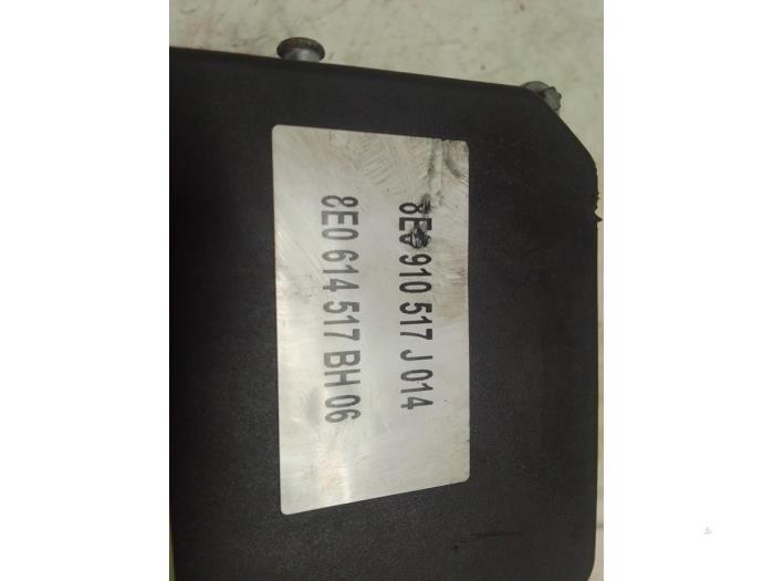 Begagnade ABS-pump Audi A4 (B7) 2.0 TDI 16V Quattro Pris € 75,00 Marginaltabell erbjuds av Autodemontage van de Laar